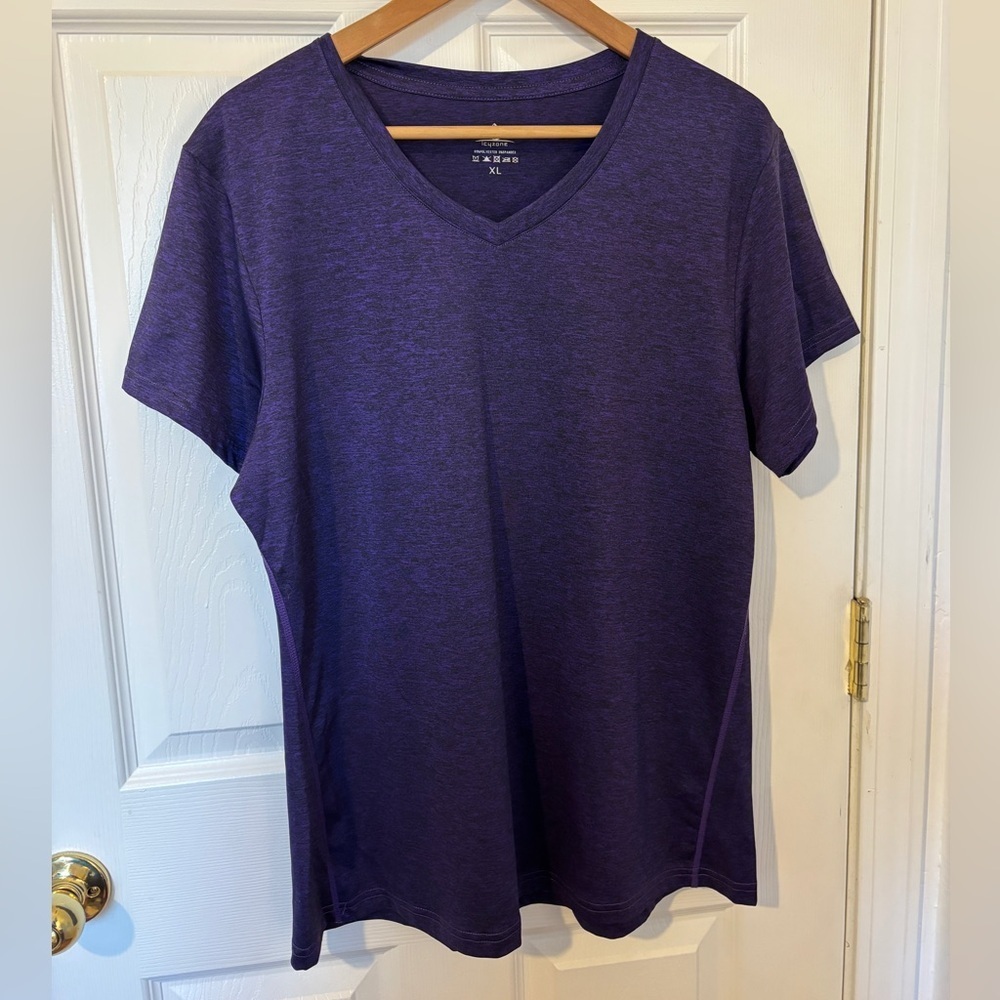 Woman’s Icyzone Purple Athletic‎ Workout/Yoga Shirt Size XL